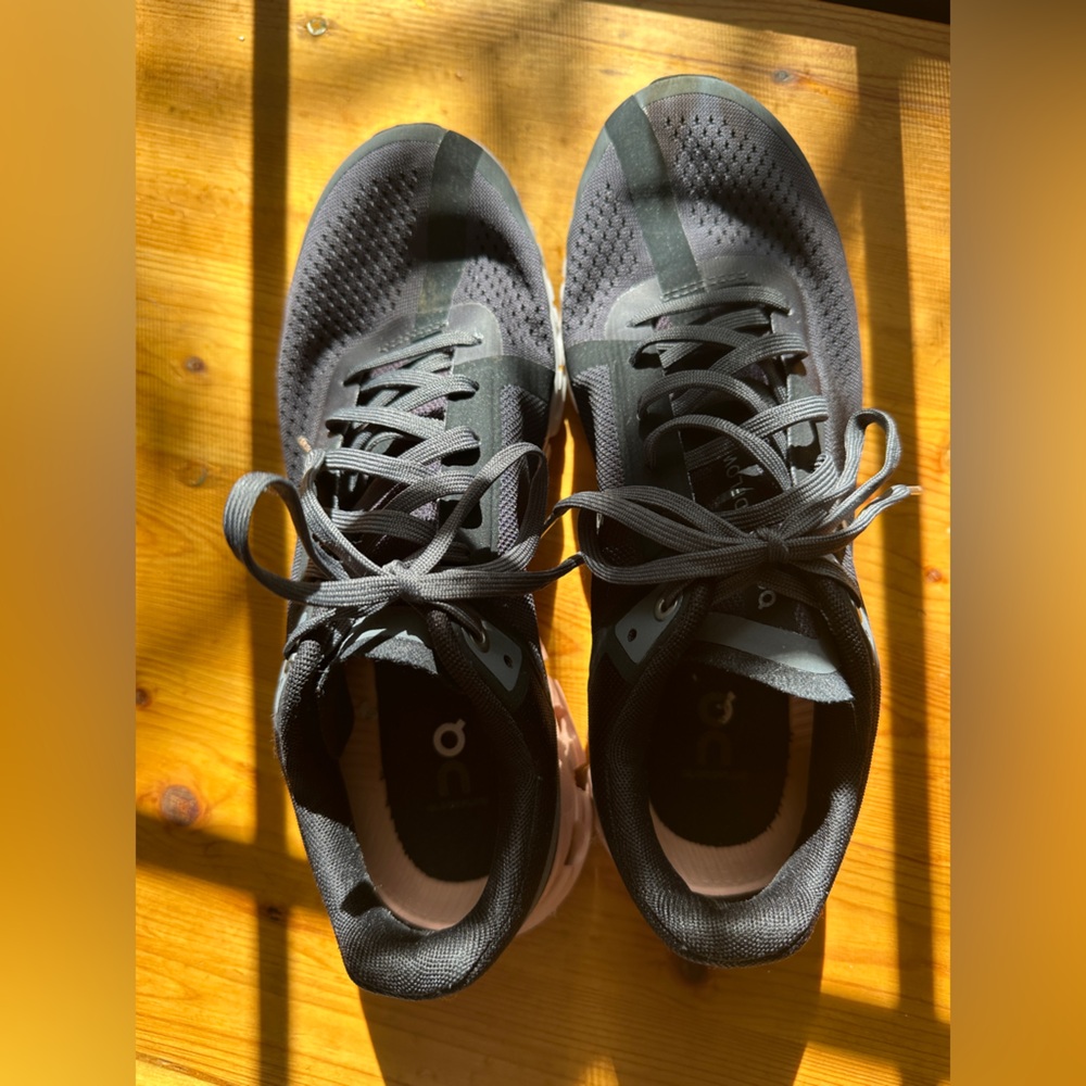 On Running Cloudflow Helion Women’s Shoes 8.5